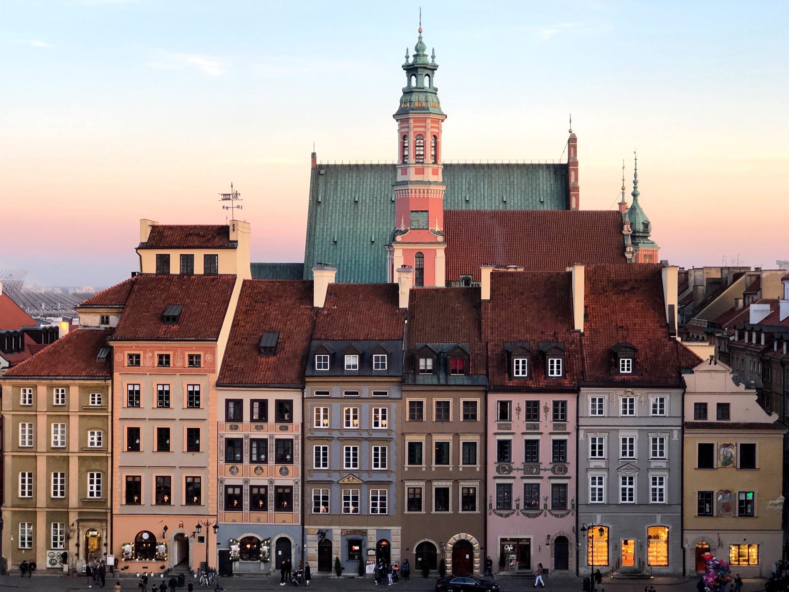 Guide to Moving to Poland: Tips and Steps for a Smooth Relocation