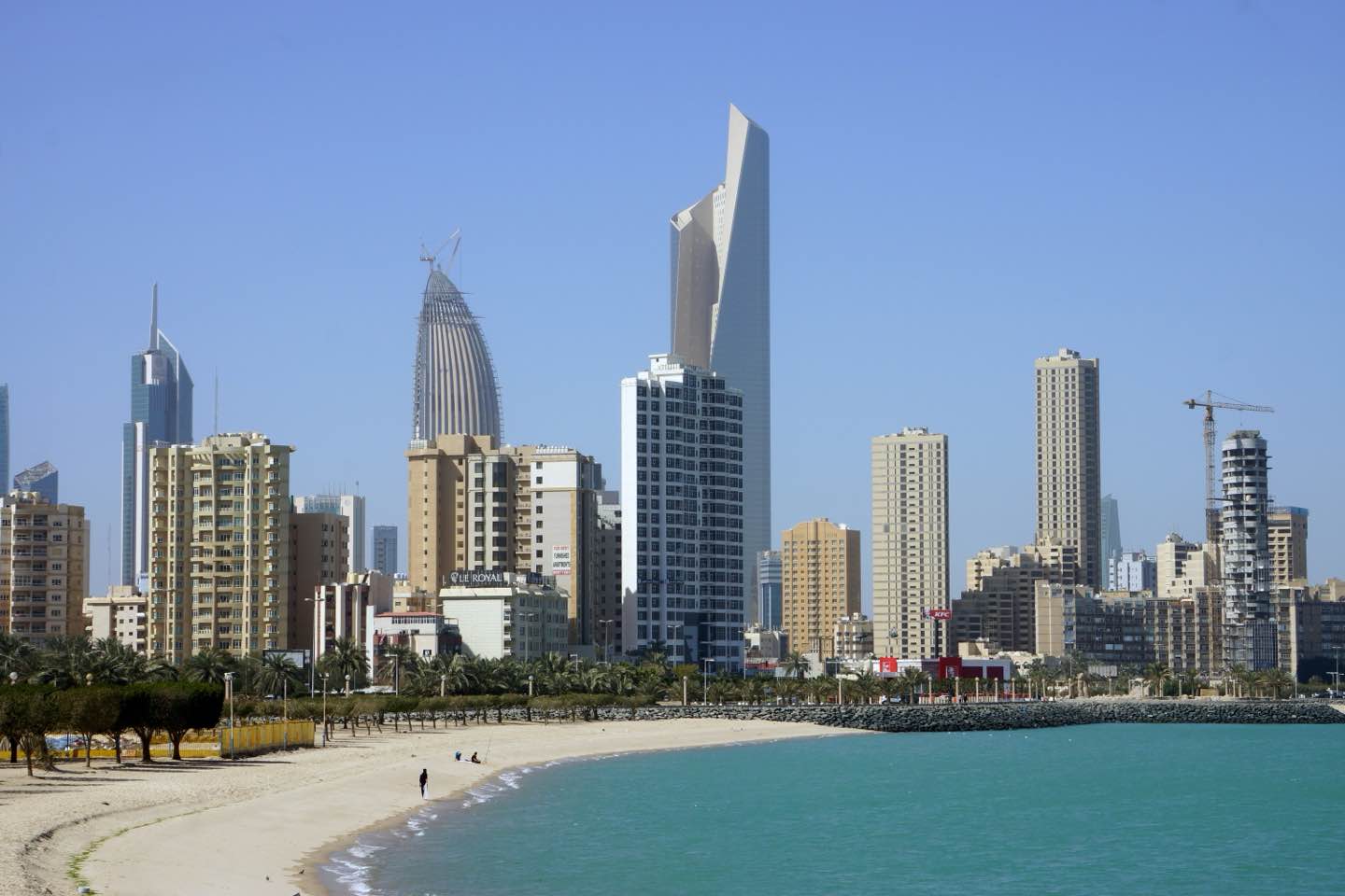 Kuwait’s New Residency Visa Rules: Degree Exemption & Family Visa Requirements Kuwait’s New Residency Visa Rules: Degree Exemption & Family Visa Requirements