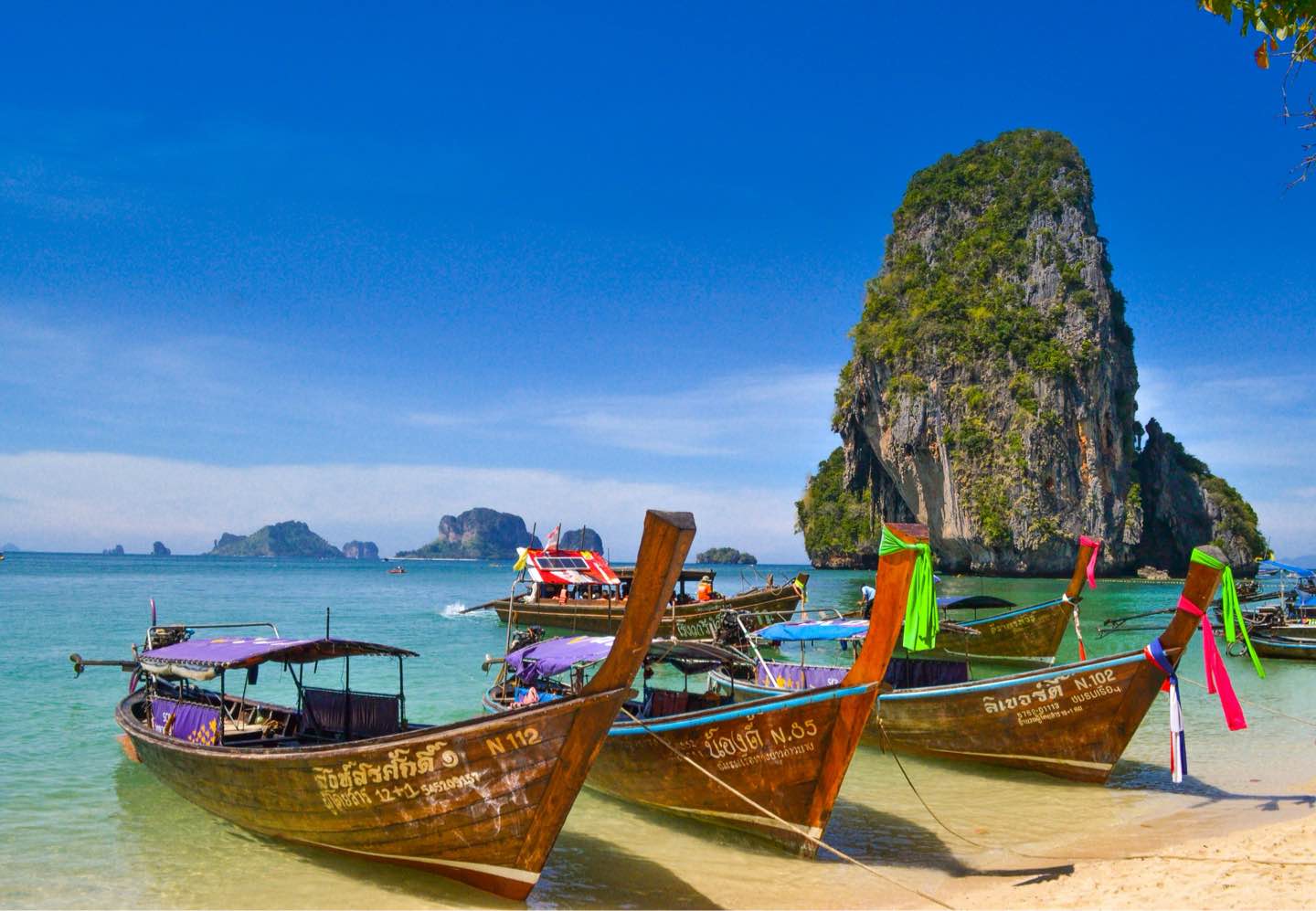 Tailandia amplía el programa de exención de visa para impulsar el turismo, siguiendo el éxito de la exención de visado de China.