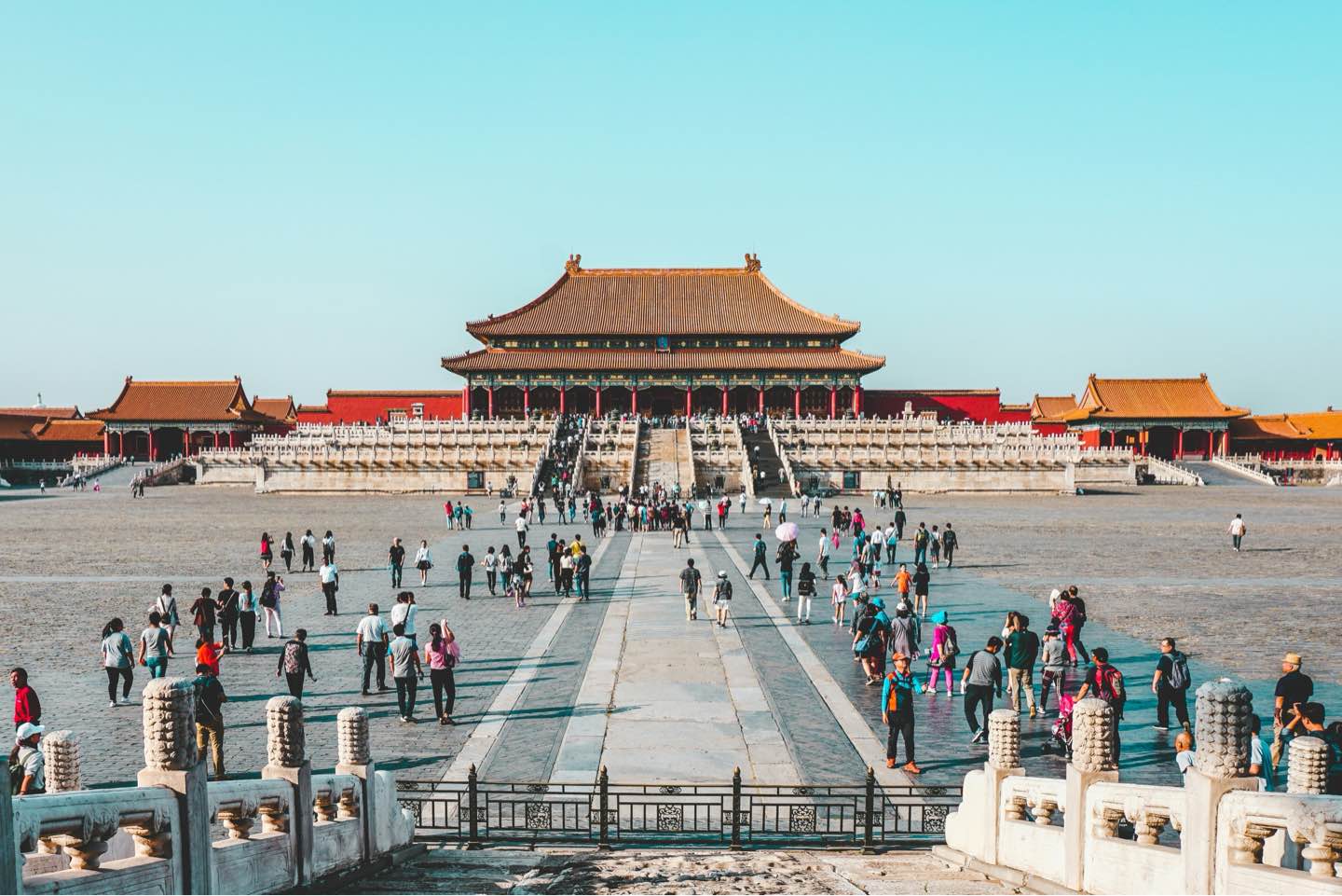 China reanuda la emisión de visas para viajeros lituanos. China reanuda la emisión de visas para viajeros lituanos.