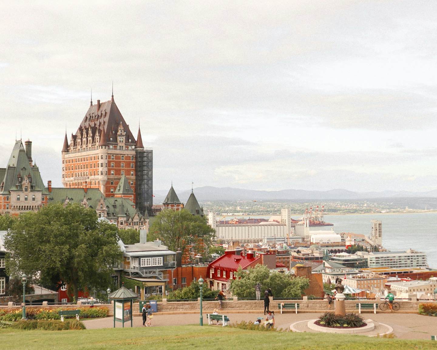 Quebec Immigration Crisis: Premier Threatens Referendum Against Trudeau! Quebec Immigration Crisis: Premier Threatens Referendum Against Trudeau!