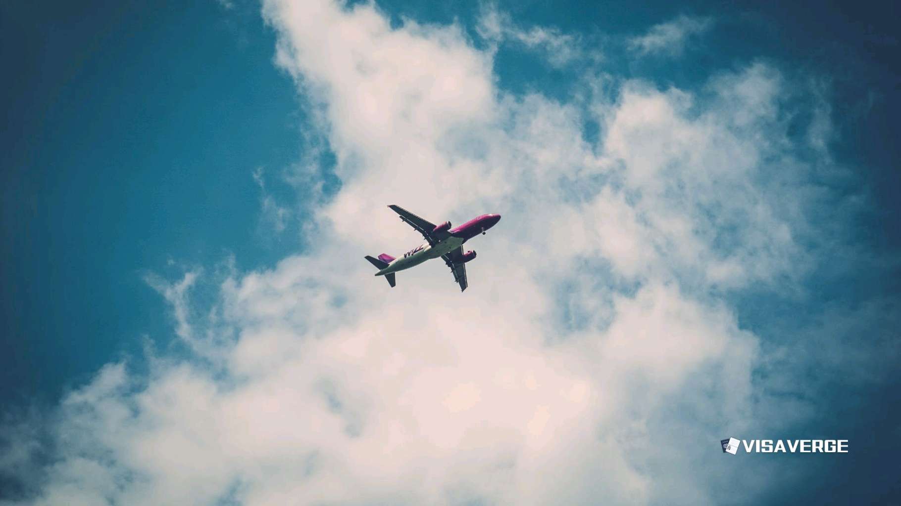 WestJet Reports 25% Drop in U.S. Travel Demand Amid Tariff Talks