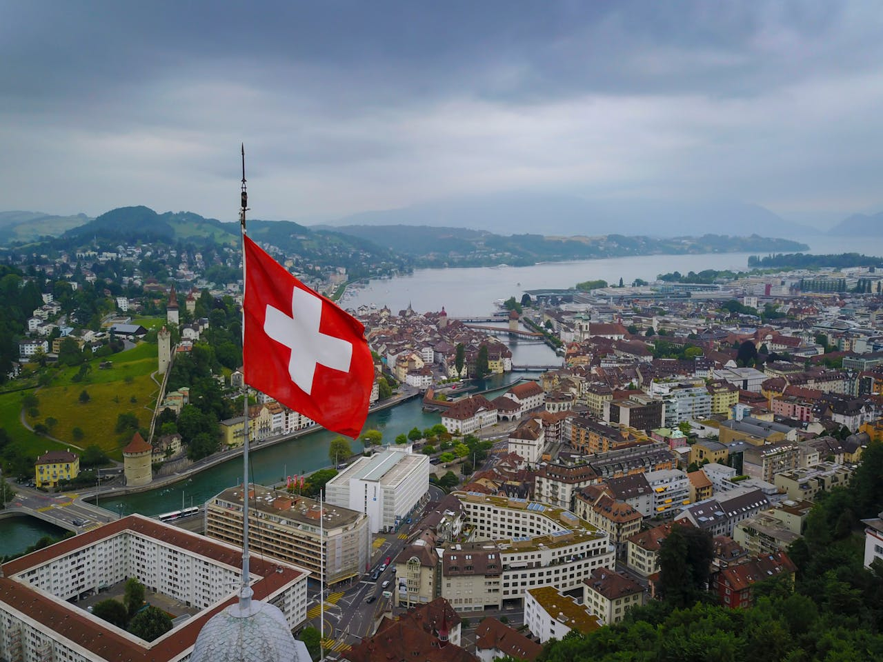 Guía completa para solicitar la visa de negocios a Suiza Guía completa para solicitar la visa de negocios a Suiza