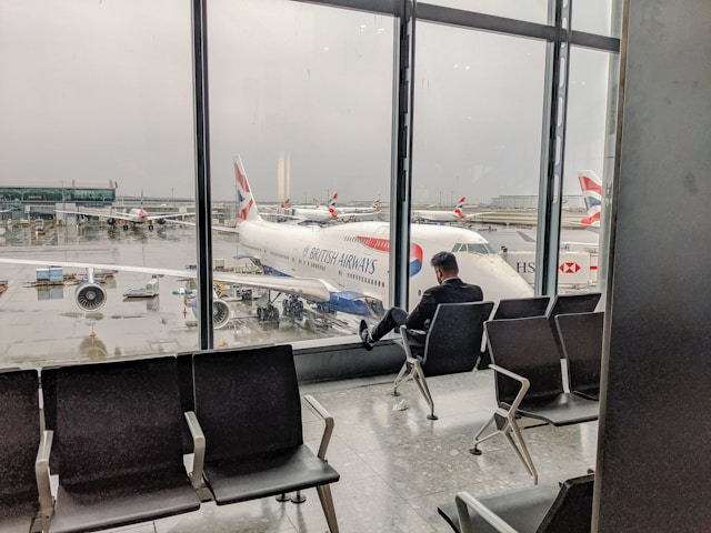 Heathrow Restarts Flights After Fire and Power Outage Halted Travel Heathrow Restarts Flights After Fire and Power Outage Halted Travel