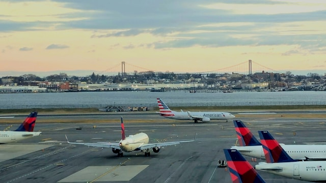American Airlines pilot reprimanded by Delhi ATC for slow taxiing American Airlines pilot reprimanded by Delhi ATC for slow taxiing