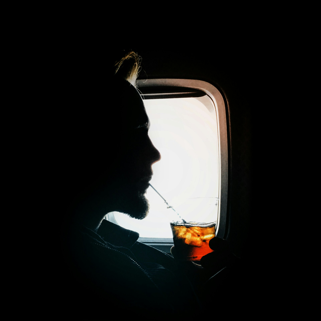 Beber alcohol en vuelos: lo que dicta la Orden de Navegación Aérea 2016 Beber alcohol en vuelos: lo que dicta la Orden de Navegación Aérea 2016