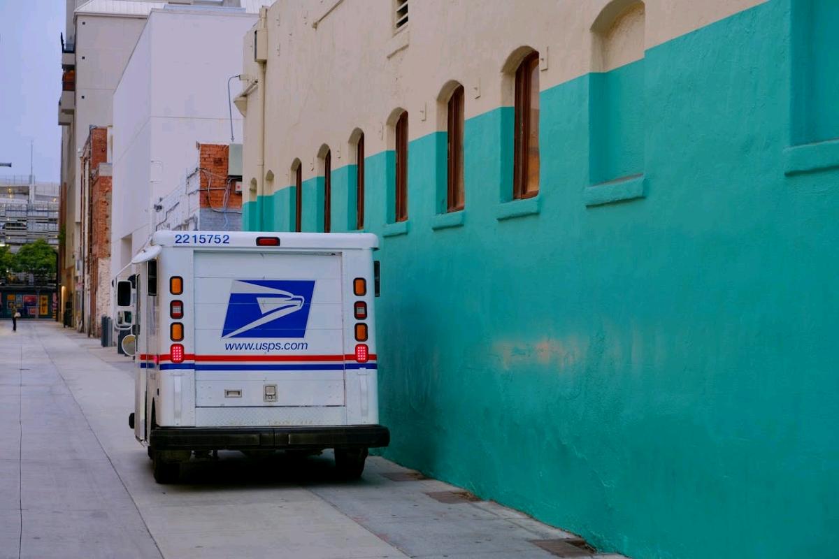 Oficina de Correos colabora con Administración Trump en deportaciones Oficina de Correos colabora con Administración Trump en deportaciones