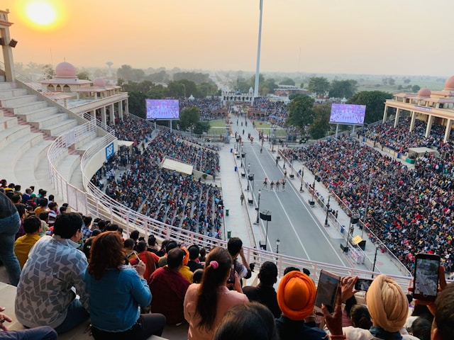 Pakistán cierra la frontera Attari-Wagah y veta entrada de sus ciudadanos Pakistán cierra la frontera Attari-Wagah y veta entrada de sus ciudadanos