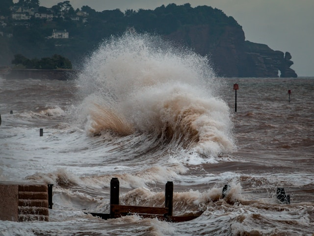 West Coast Airports Brace for Tsunami Impact; LA-Hawaii Flights Disrupted