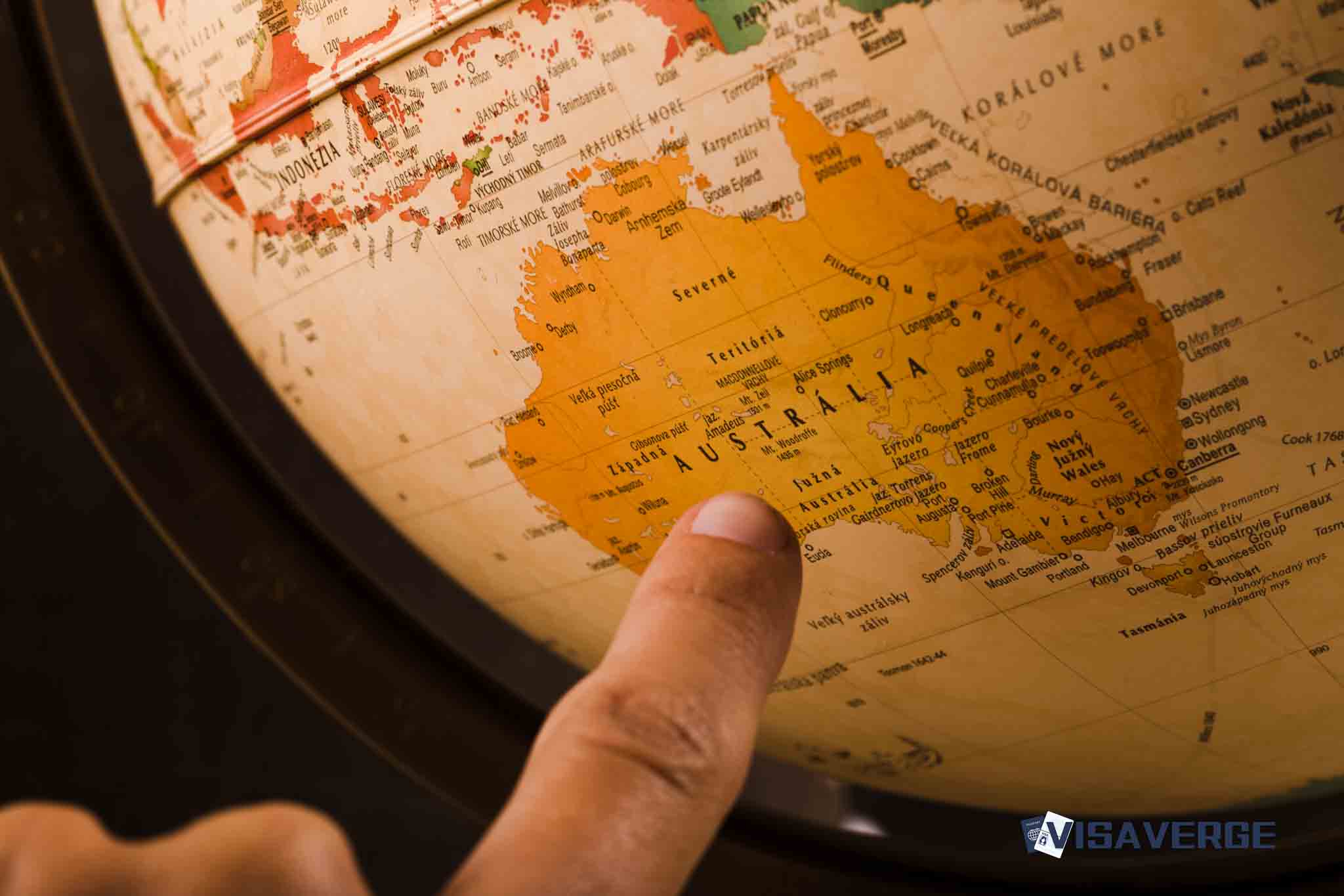 Australia Offers 1,000 Work and Holiday Visas to Indians Australia Offers 1,000 Work and Holiday Visas to Indians