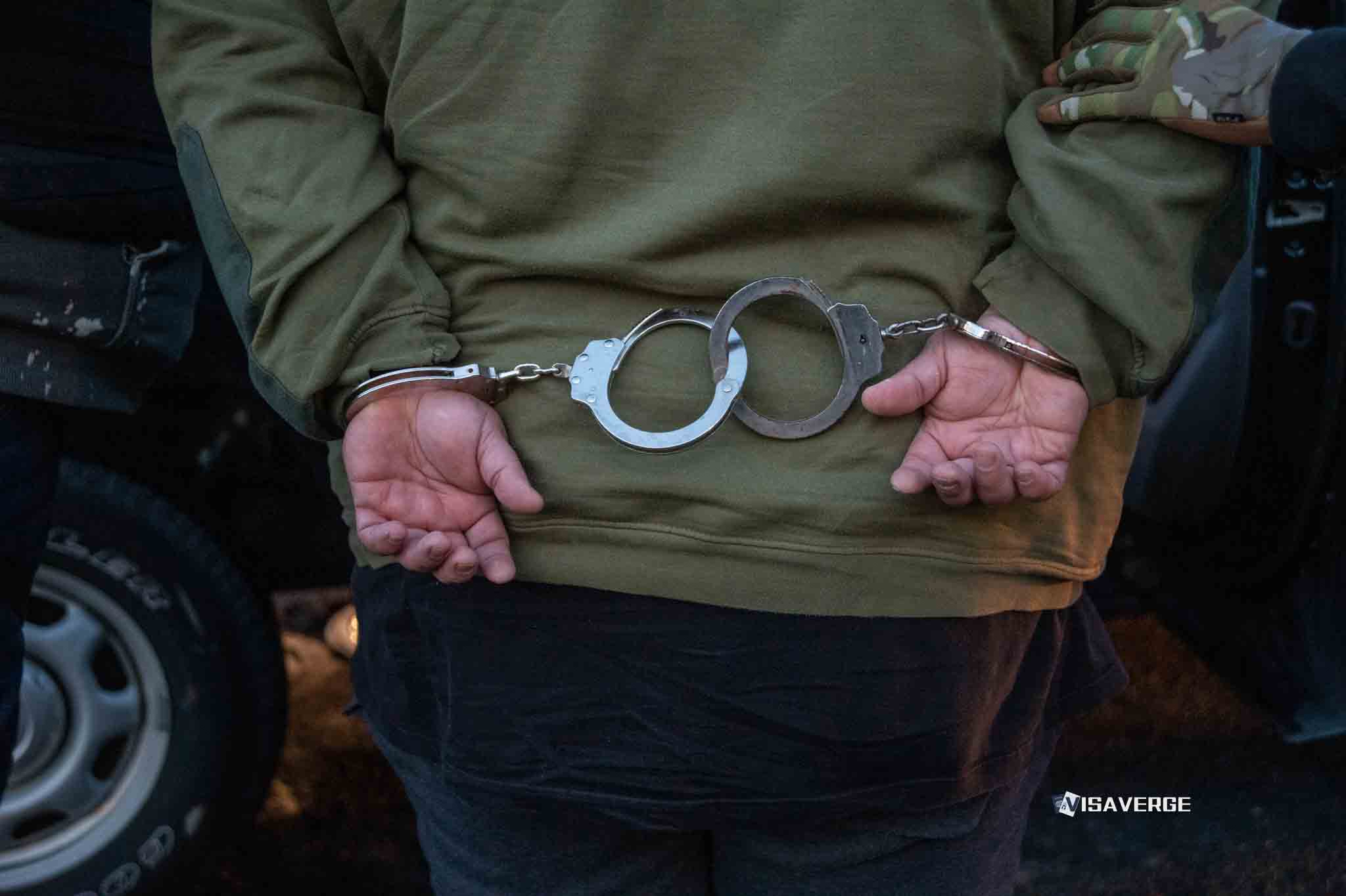 Detienen a cientos de migrantes en el aeropuerto JFK, informan autoridades Detienen a cientos de migrantes en el aeropuerto JFK, informan autoridades