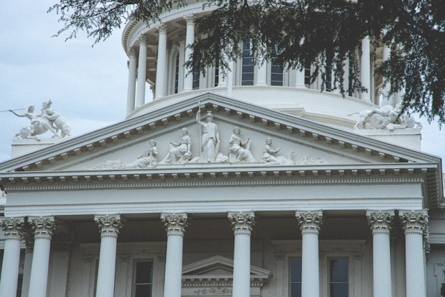 Kentucky acusa a seis extranjeros por inmigración y delitos con armas