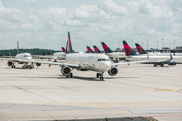 Más de 400 vuelos cancelados en el aeropuerto de Atlanta por clima severo Más de 400 vuelos cancelados en el aeropuerto de Atlanta por clima severo