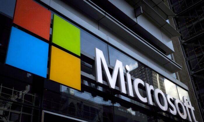 Microsoft despide a 9,000 empleados en medio de disputa por visas H-1B Microsoft despide a 9,000 empleados en medio de disputa por visas H-1B