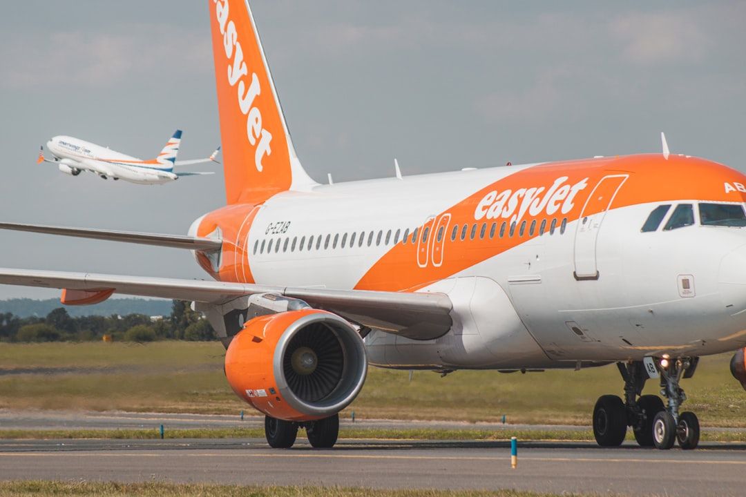 Nuevas políticas aeroportuarias generan caos y confusión para pasajeros de EasyJet, Ryanair, TUI y Jet2 Nuevas políticas aeroportuarias generan caos y confusión para pasajeros de EasyJet, Ryanair, TUI y Jet2