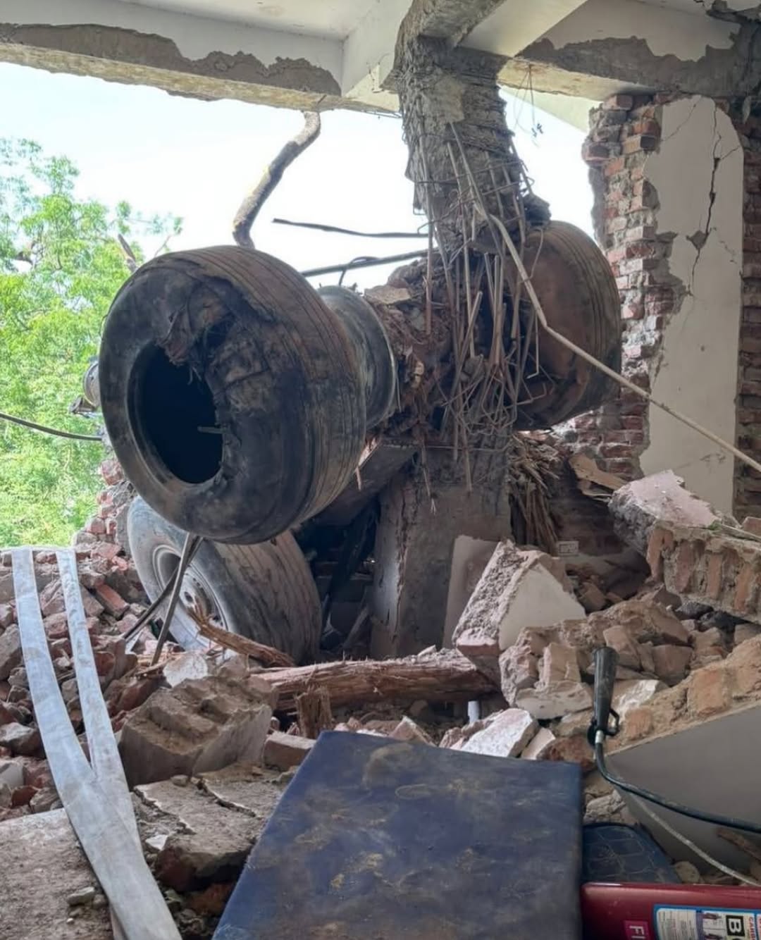 Aviation Experts Weigh In on India’s Air India AI171 Crash Aviation Experts Weigh In on India’s Air India AI171 Crash