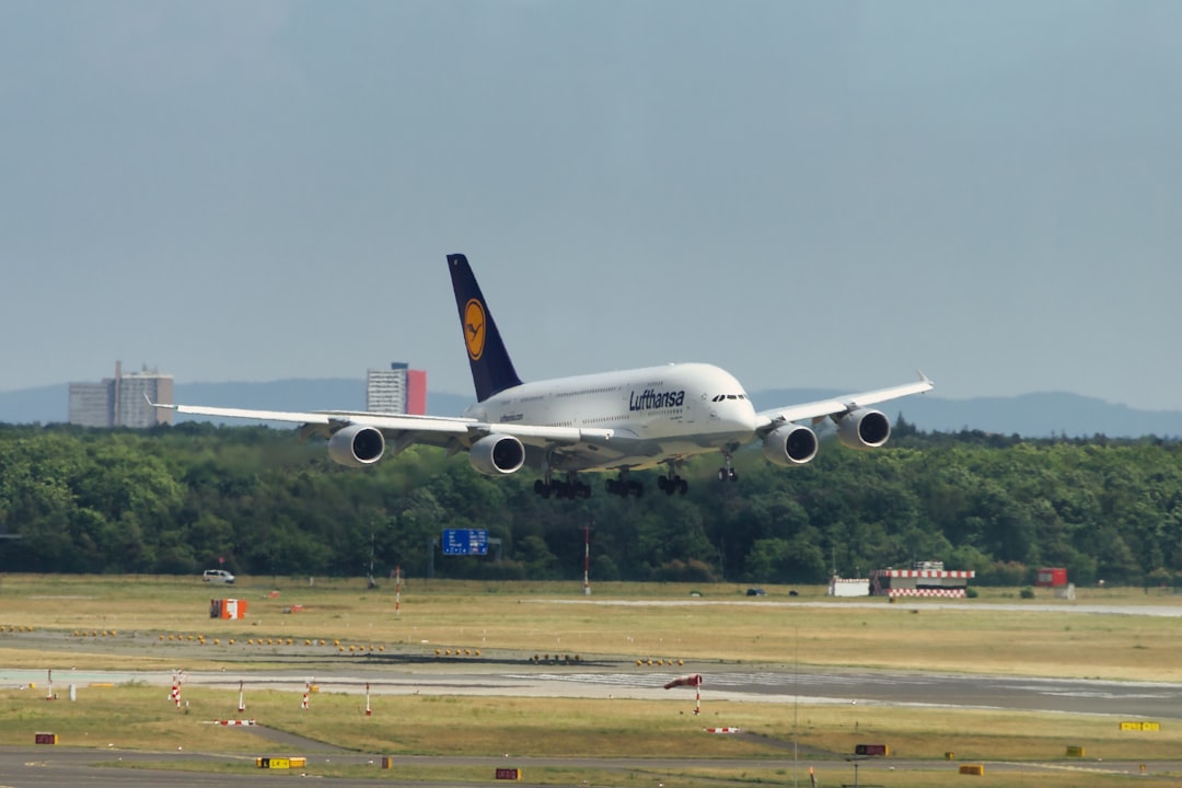 CEO de Lufthansa advierte sobre carga fiscal y caída de capacidad en aviación alemana CEO de Lufthansa advierte sobre carga fiscal y caída de capacidad en aviación alemana