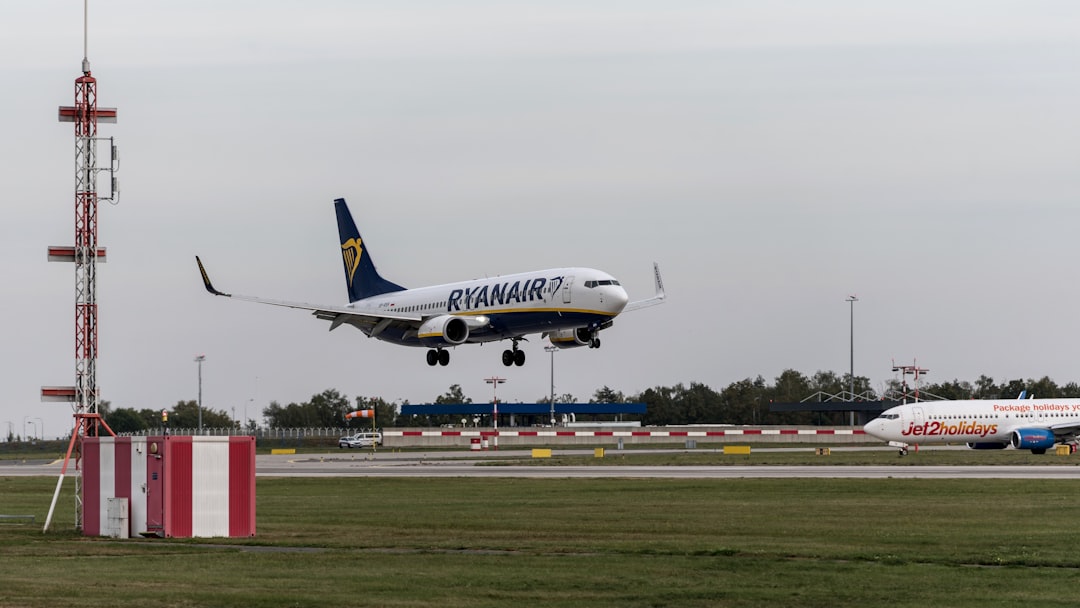 Ryanair Passengers Escape Plane Wings as ‘Fire’ Causes Panic in Majorca Ryanair Passengers Escape Plane Wings as ‘Fire’ Causes Panic in Majorca