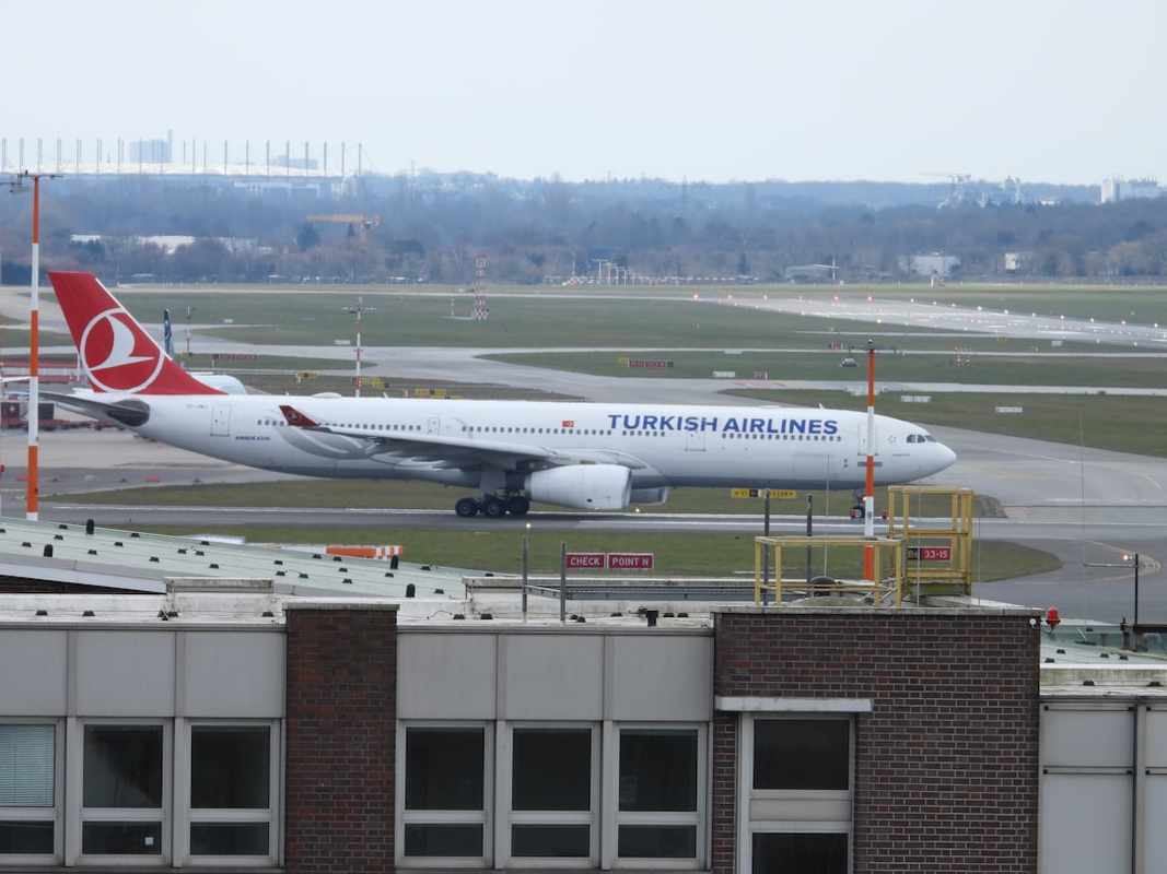 Turkish Airlines enfrenta críticas por problemas con equipaje en vuelos Antalya-Moscú