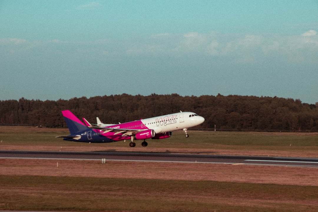 Wizz Air alcanza récord de mil vuelos diarios y expande su presencia en Europa Wizz Air alcanza récord de mil vuelos diarios y expande su presencia en Europa