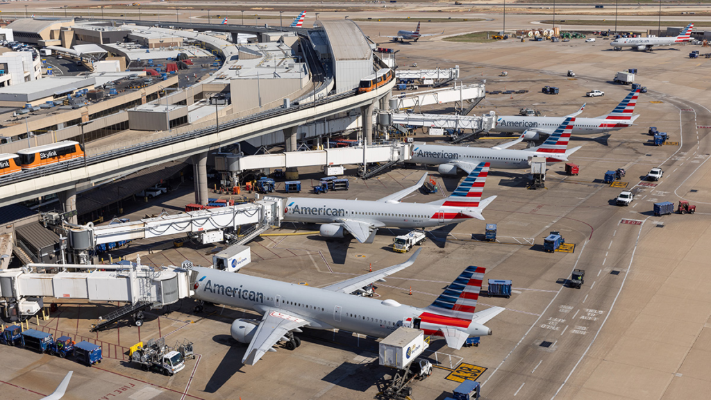 Detienen operaciones en aeropuerto de Filadelfia por clima severo Detienen operaciones en aeropuerto de Filadelfia por clima severo