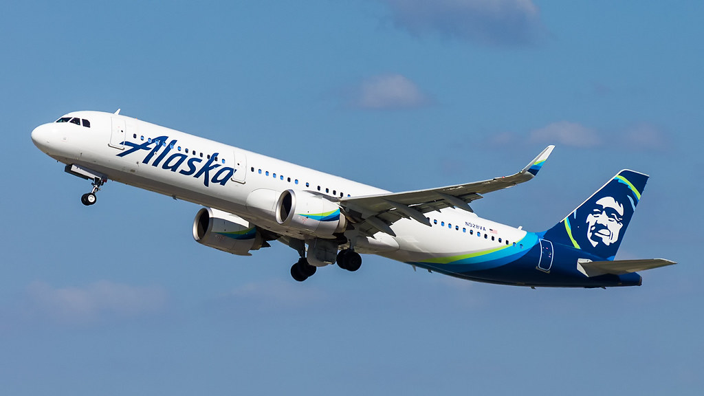 Alaska y principales aerolíneas enfrentan graves fallos informáticos que afectan a miles de pasajeros Alaska y principales aerolíneas enfrentan graves fallos informáticos que afectan a miles de pasajeros