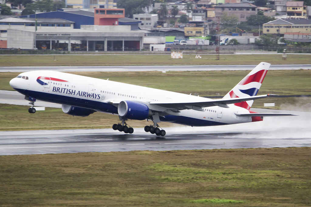 British Airways Pilot Suspended Over Open Cockpit on London–New York Flight