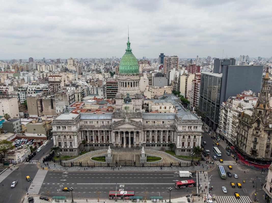 Argentina enfrenta nuevas interrupciones: Aerolíneas cancela más de 40 vuelos Argentina enfrenta nuevas interrupciones: Aerolíneas cancela más de 40 vuelos