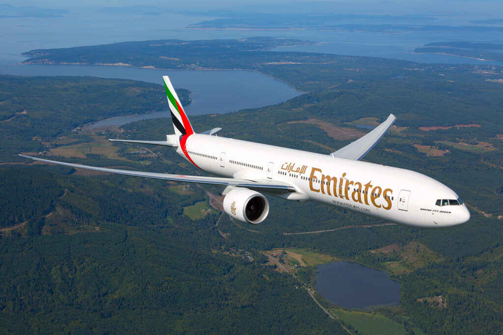 Emirates amplía vuelos a Dublín con 3 diarios y suites First Class