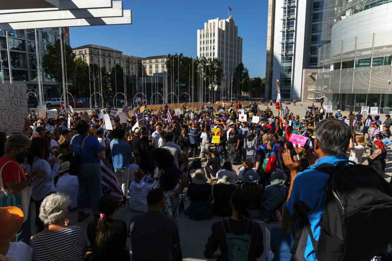 Líderes y residentes se movilizan en Cedar Rapids ante registro de inmigrantes con ICE
