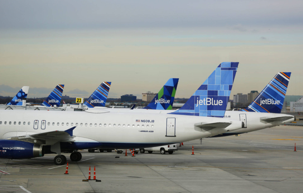 JetBlue Airbus A220 Grounded After Wing Hits Applebee’s Windows at Airport JetBlue Airbus A220 Grounded After Wing Hits Applebee’s Windows at Airport