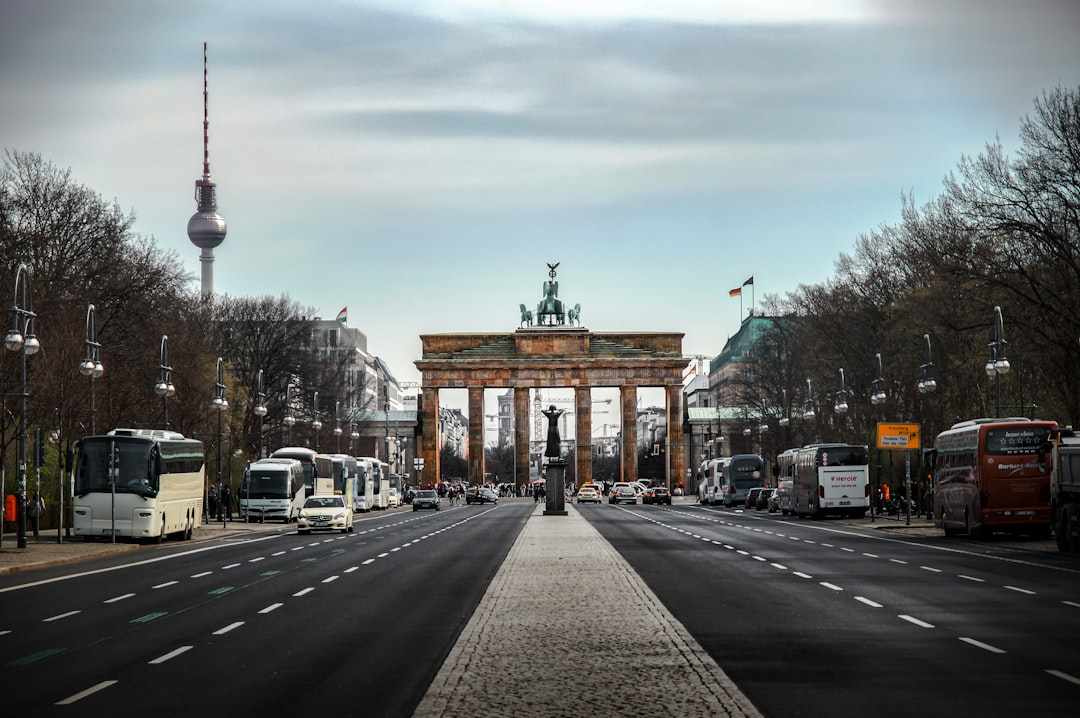 German Lower House Approves Suspension of Refugee Family Reunification