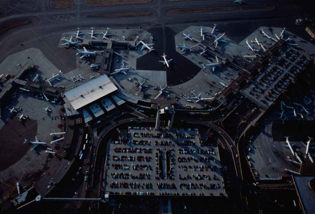 Aeropuerto Logan lleno en Memorial Day tras fin de semana récord Aeropuerto Logan lleno en Memorial Day tras fin de semana récord