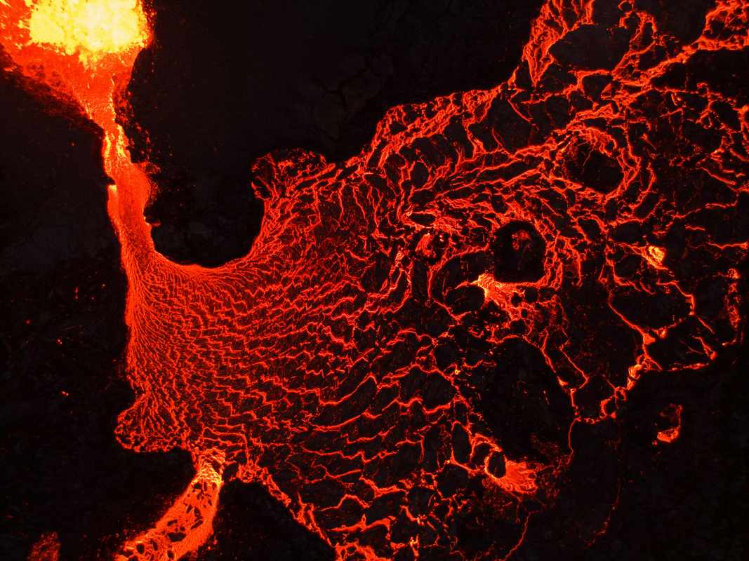 Indonesia Volcano Erupts, Ash Soars Over 6 Miles, Bali Flights Canceled Indonesia Volcano Erupts, Ash Soars Over 6 Miles, Bali Flights Canceled