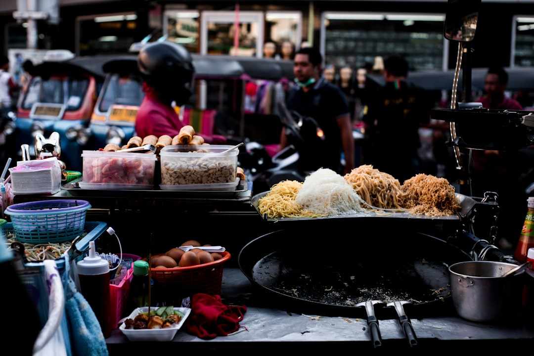 Chef de cocina vietnamita pierde visa por trabajar en hamburguesería