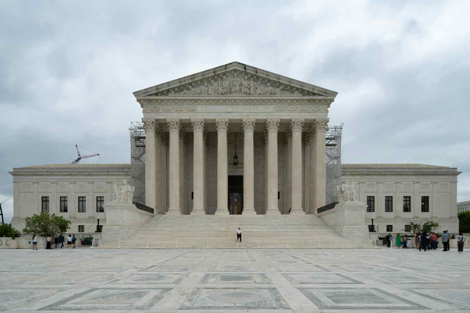 La Corte Suprema apoya a Trump y podría afectar la libertad de los latinos en Los Ángeles La Corte Suprema apoya a Trump y podría afectar la libertad de los latinos en Los Ángeles