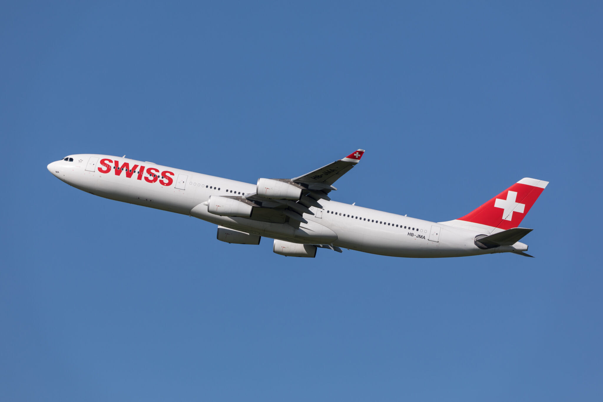 Swiss International Air Lines cancela 1,400 vuelos por escasez de pilotos