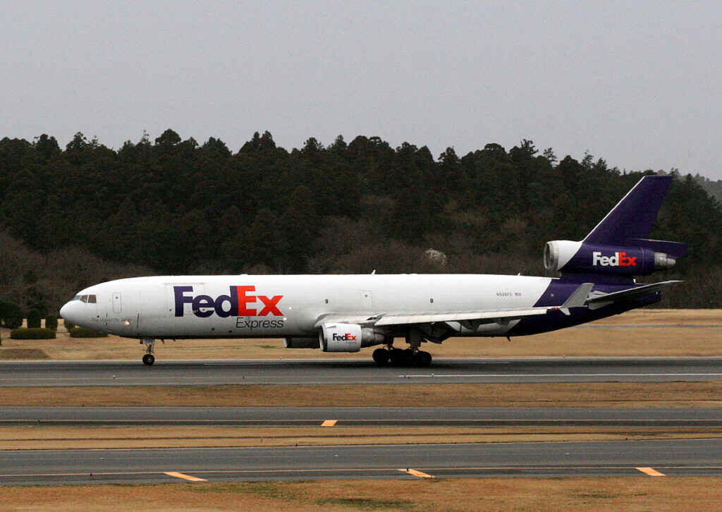 Neste begins first major sustainable aviation fuel delivery to FedEx at LAX Neste begins first major sustainable aviation fuel delivery to FedEx at LAX