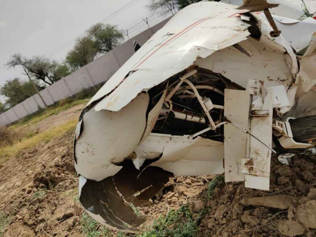 Pequeña aeronave cae en Aeropuerto de Greenwood: dos heridos Pequeña aeronave cae en Aeropuerto de Greenwood: dos heridos