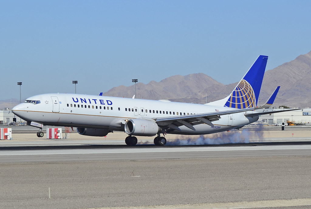 NTSB investiga cracks en parabrisas de vuelo United Airlines a mitad de ruta NTSB investiga cracks en parabrisas de vuelo United Airlines a mitad de ruta