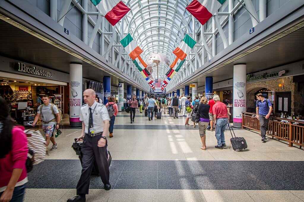 Informe: Más de 1,200 empleados de la FAA planean dejar la agencia Informe: Más de 1,200 empleados de la FAA planean dejar la agencia