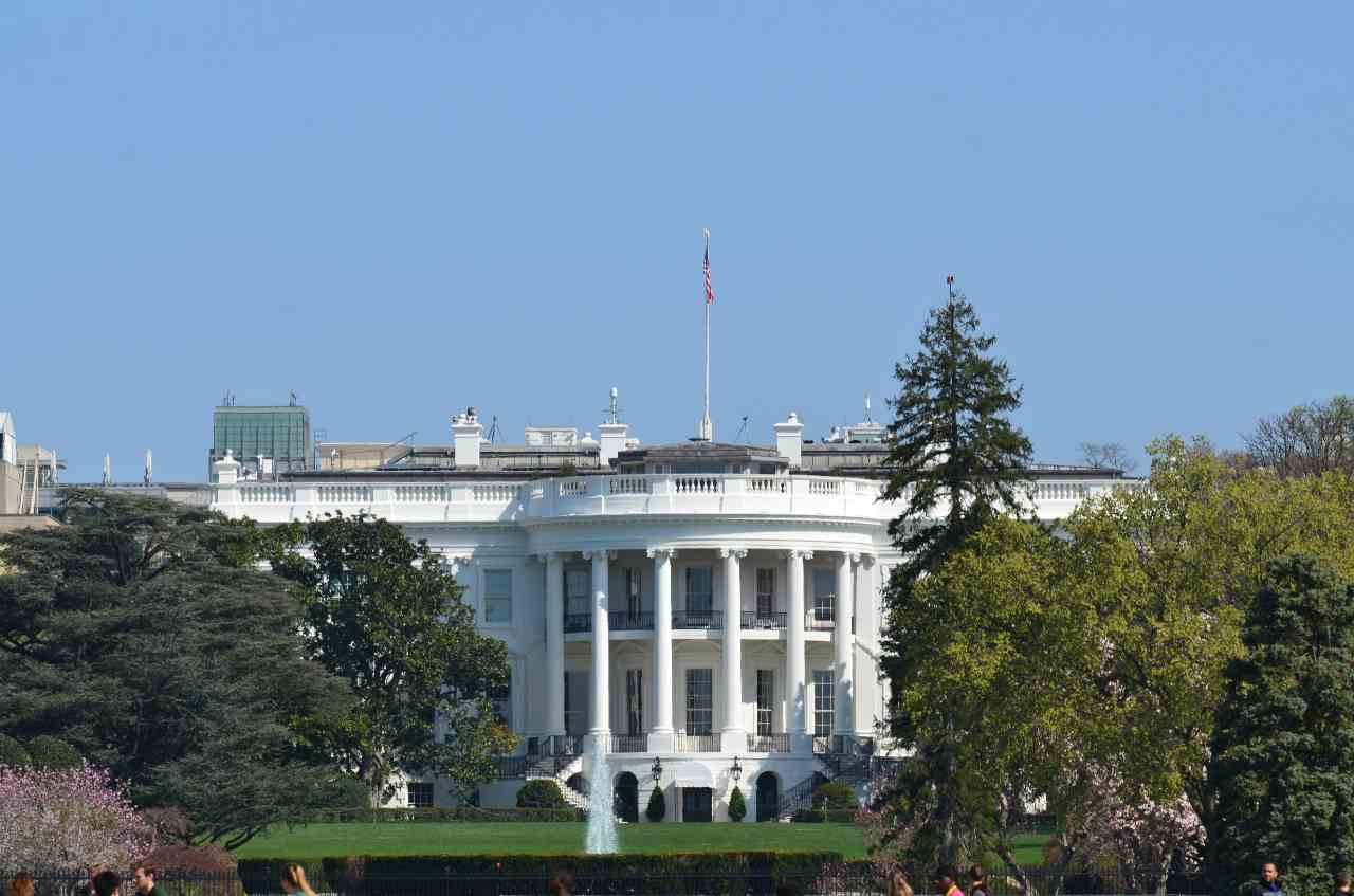 Casa Blanca afirma aumento de más de 1000% en agresiones a agentes de ICE, datos dicen lo contrario Casa Blanca afirma aumento de más de 1000% en agresiones a agentes de ICE, datos dicen lo contrario