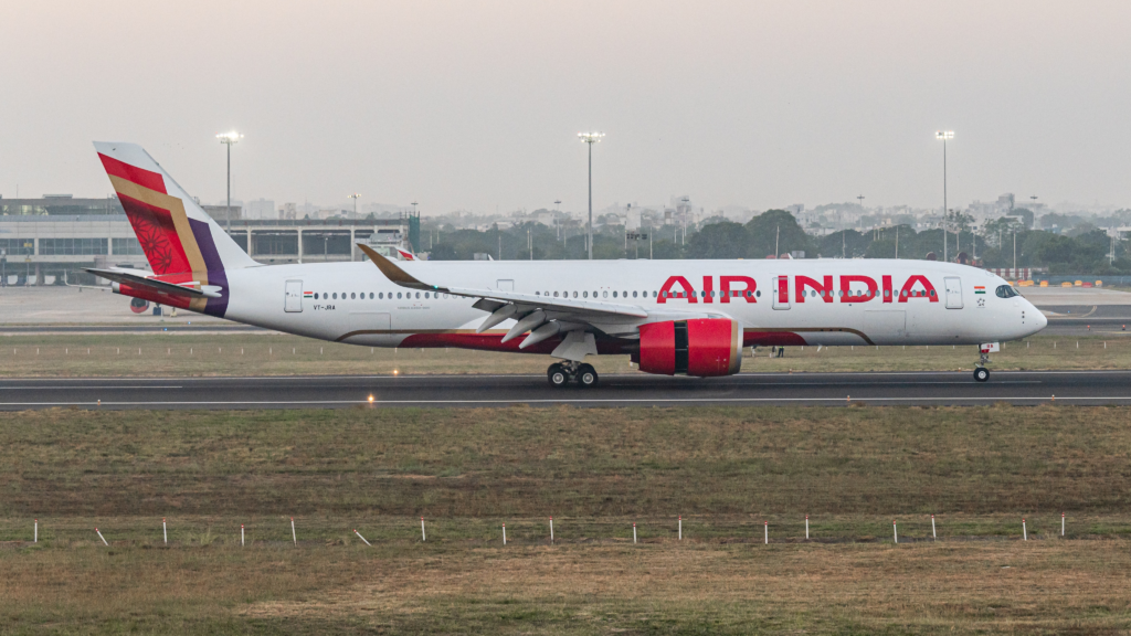 Avión de Air India con 244 pasajeros se estrella tras despegar de Ahmedabad rumbo a Londres Avión de Air India con 244 pasajeros se estrella tras despegar de Ahmedabad rumbo a Londres