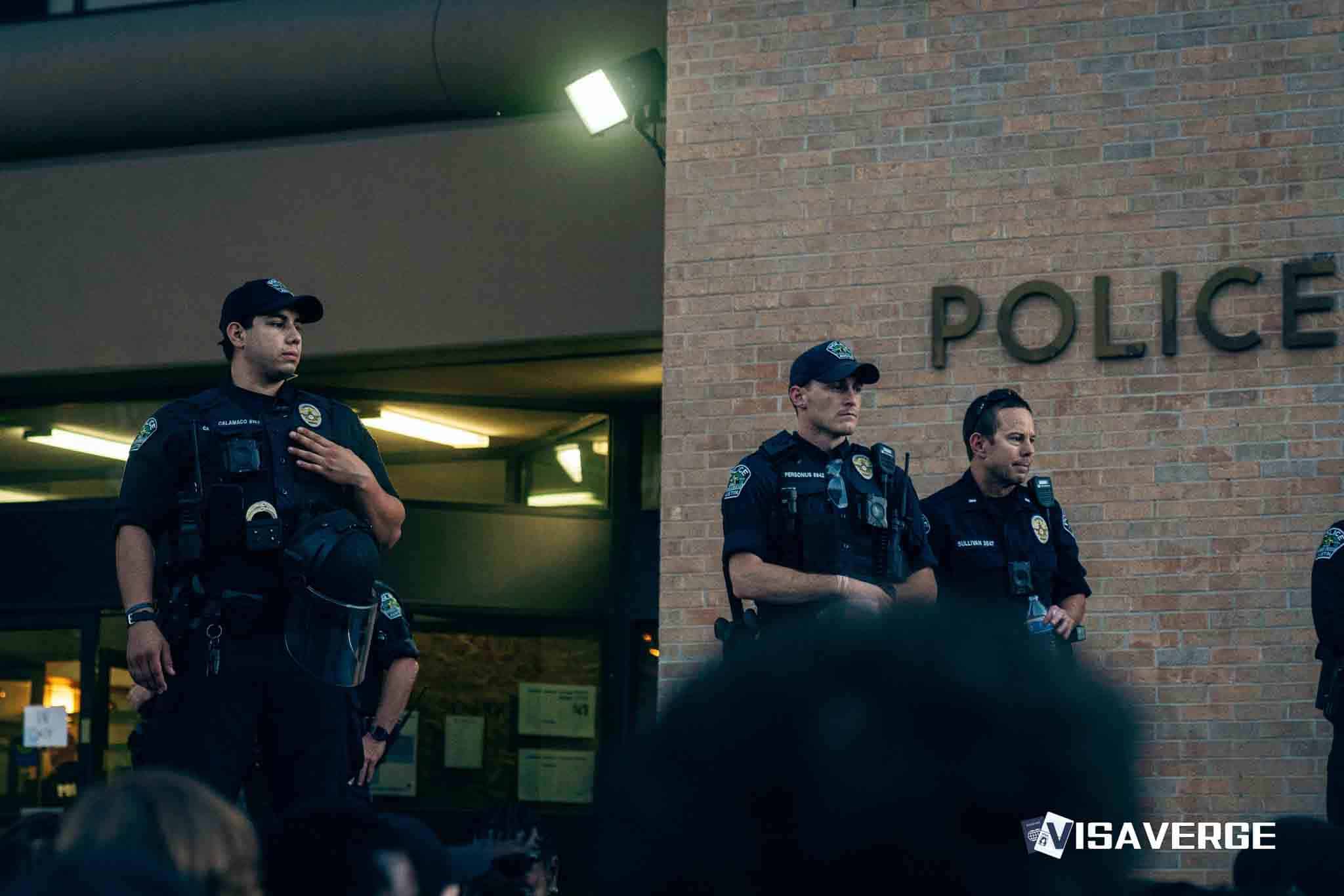 ¿Las redadas de ICE afectaron solo a inmigrantes indocumentados con antecedentes criminales o a un grupo más amplio? ¿Las redadas de ICE afectaron solo a inmigrantes indocumentados con antecedentes criminales o a un grupo más amplio?