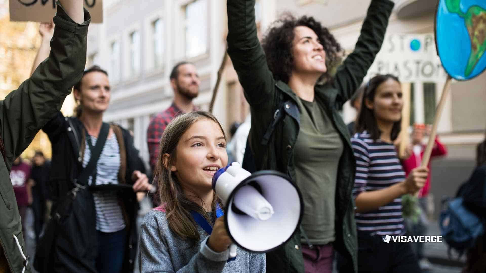 Policía califica protesta en hotel de asilo en Essex como ‘vandalismo sin sentido’