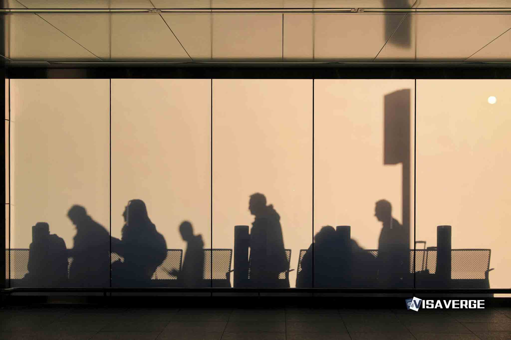 Los Angeles City Council OKs Wage for Hotel, Airport Staff Los Angeles City Council OKs Wage for Hotel, Airport Staff